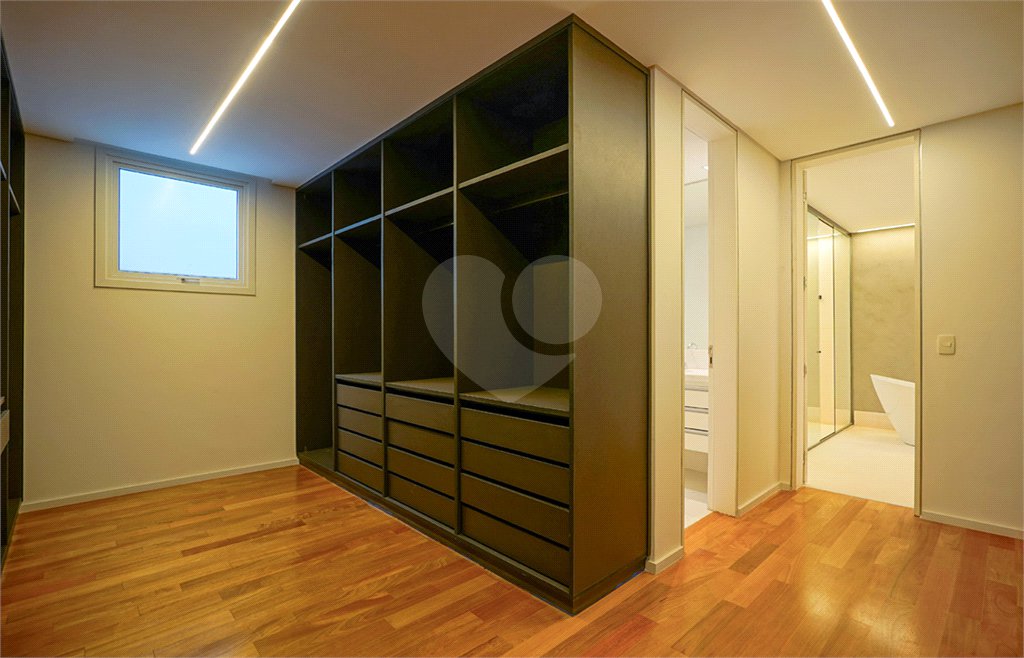 Casa para alugar com 4 suítes no condomínio Hípica Garden, São Paulo - SP