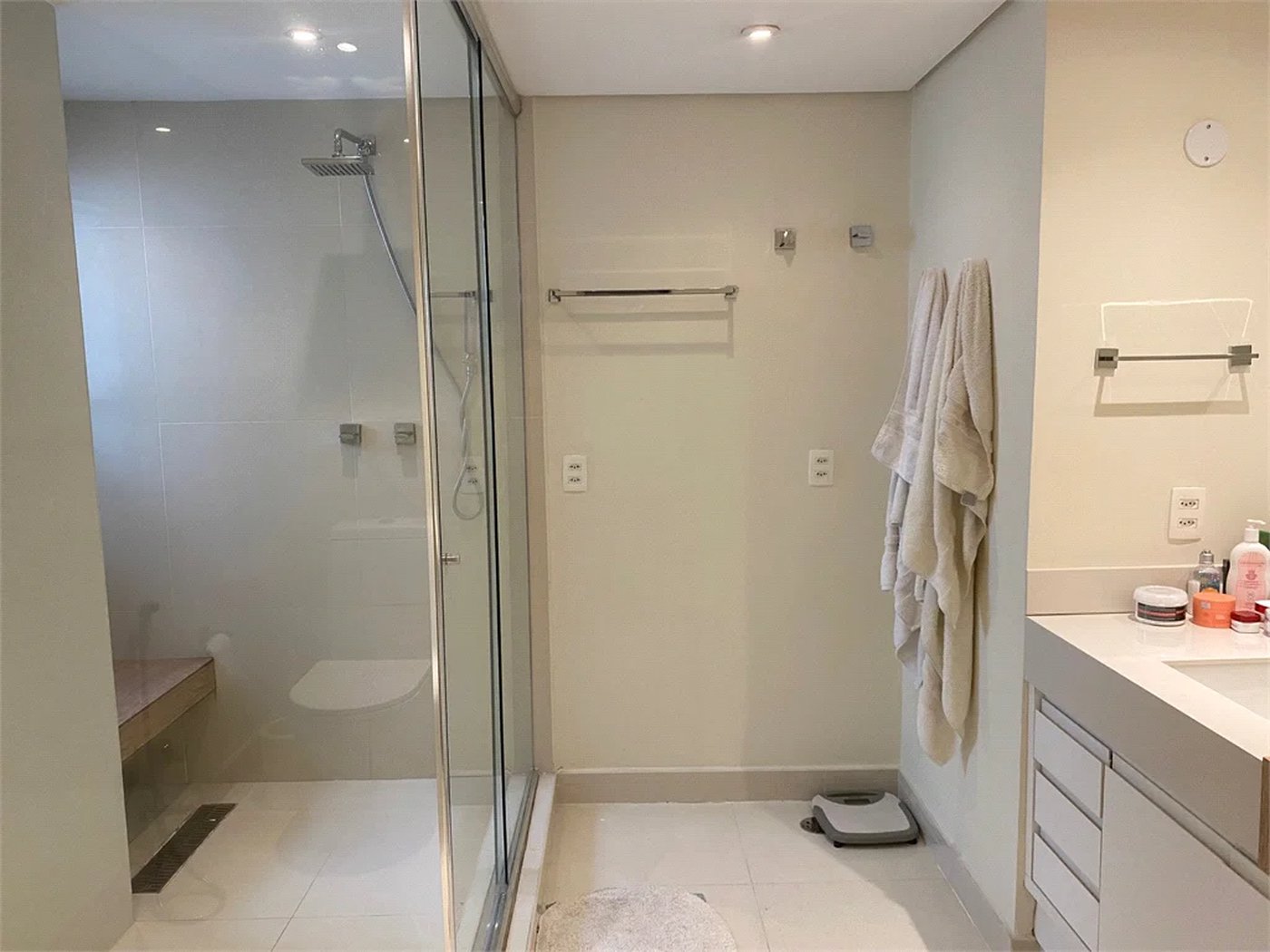 Apartamento à venda com 3 quartos, sendo 2 suítes, em Brooklin Paulista, São Paulo, SP