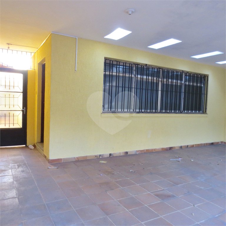 Casa à venda com 4 quartos, sendo 1 suíte, em Vila Santo Estéfano, São Paulo, SP