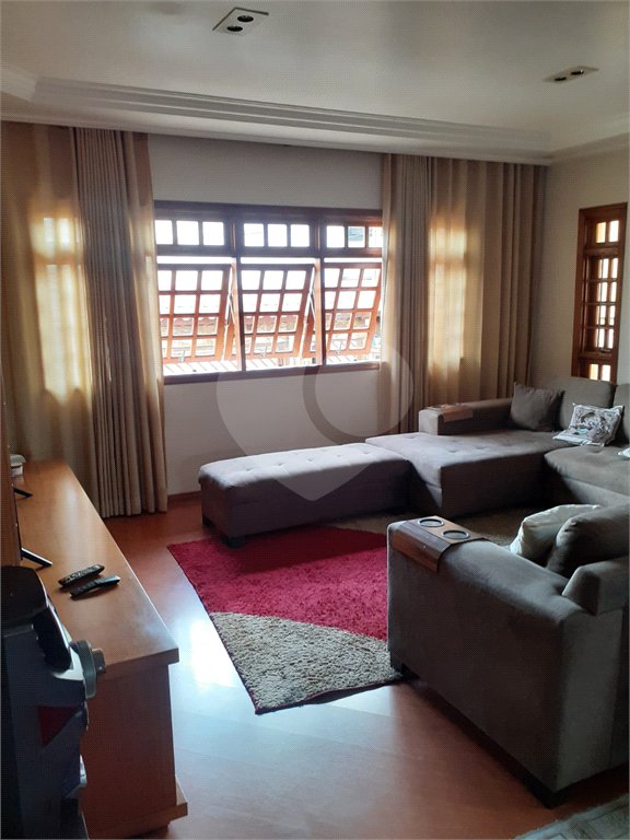 Sobrado à venda com 3 quartos, sendo 1 suíte, em Vila Nova Cachoeirinha, São Paulo, SP