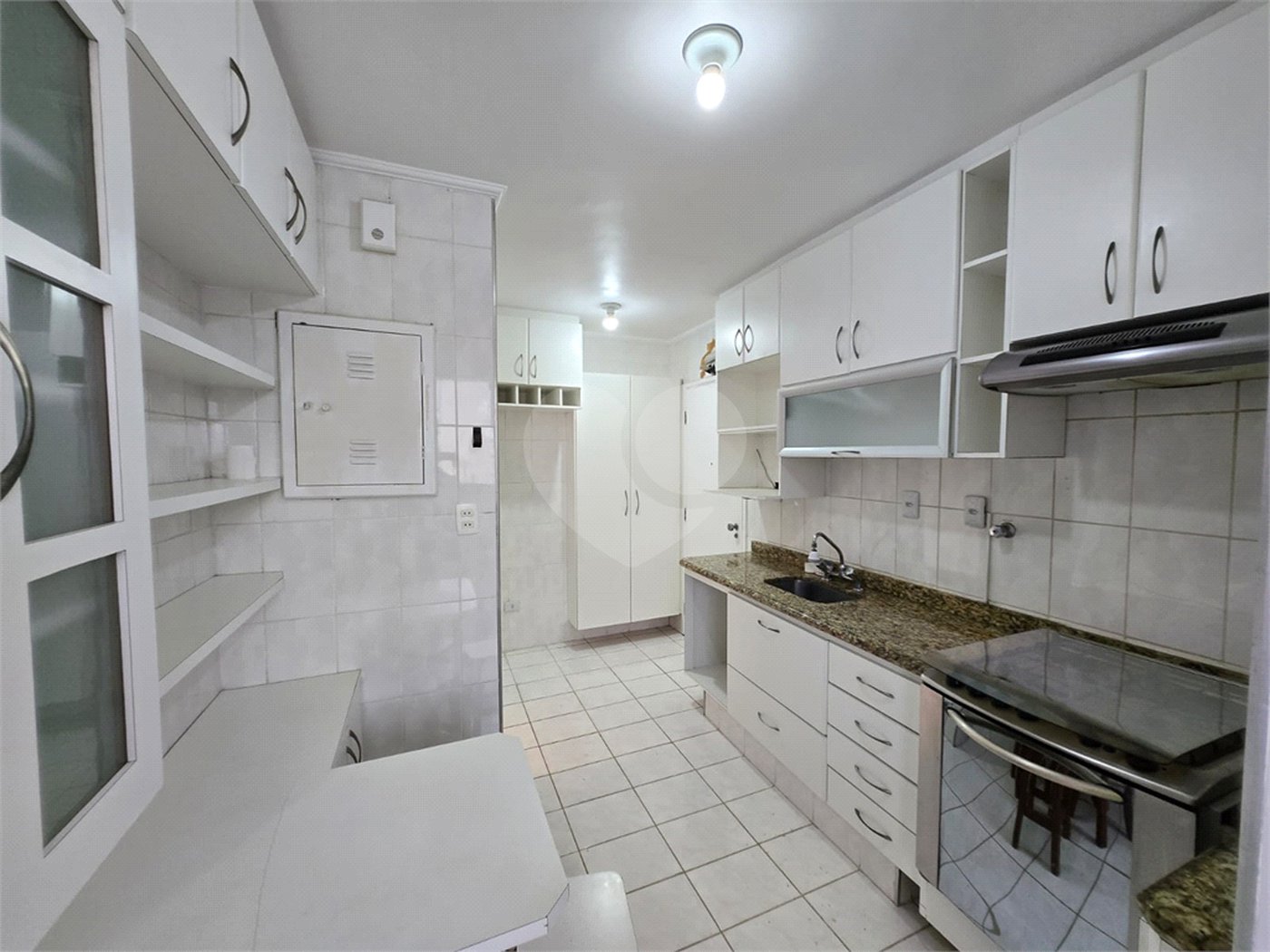 Apartamento à venda com 3 quartos, sendo 1 suíte,  em Indianópolis, São Paulo, SP