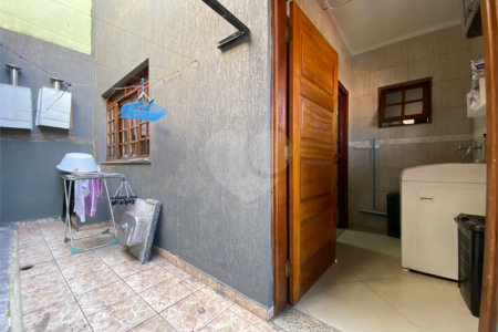 Sobrado à venda com 6 quartos, sendo 2 suítes,  em Vila Mazzei, São Paulo, SP