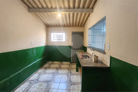 Casa à venda com 4 quartos, sendo 1 suíte, em Jardim Roberto Selmi Dei, Araraquara, SP