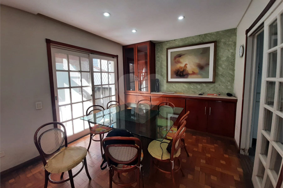 Casa à venda ou para alugar com 3 quartos, sendo 2 suítes, no condomínio Chácara das Rosas, São Paulo - SP
