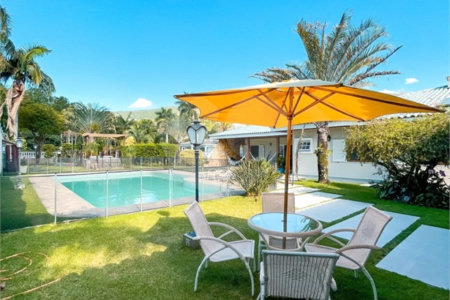 Casa à venda com 7 quartos, sendo 1 suíte, em Condomínio Flamboyant-b, Atibaia, SP