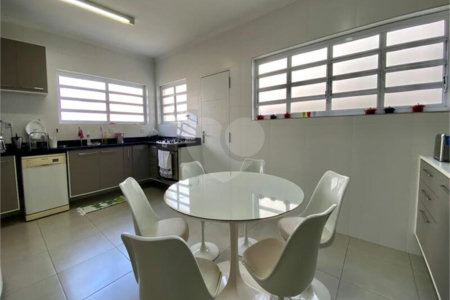 Sobrado à venda com 4 quartos, sendo 1 suíte,  em Jardim São Bento, São Paulo, SP
