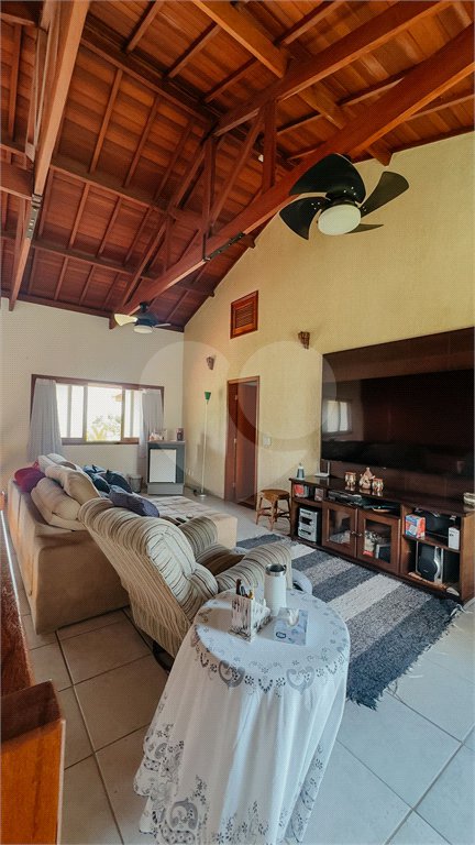 Casa à venda com 4 suítes no condomínio Monte Belo, Salto - SP