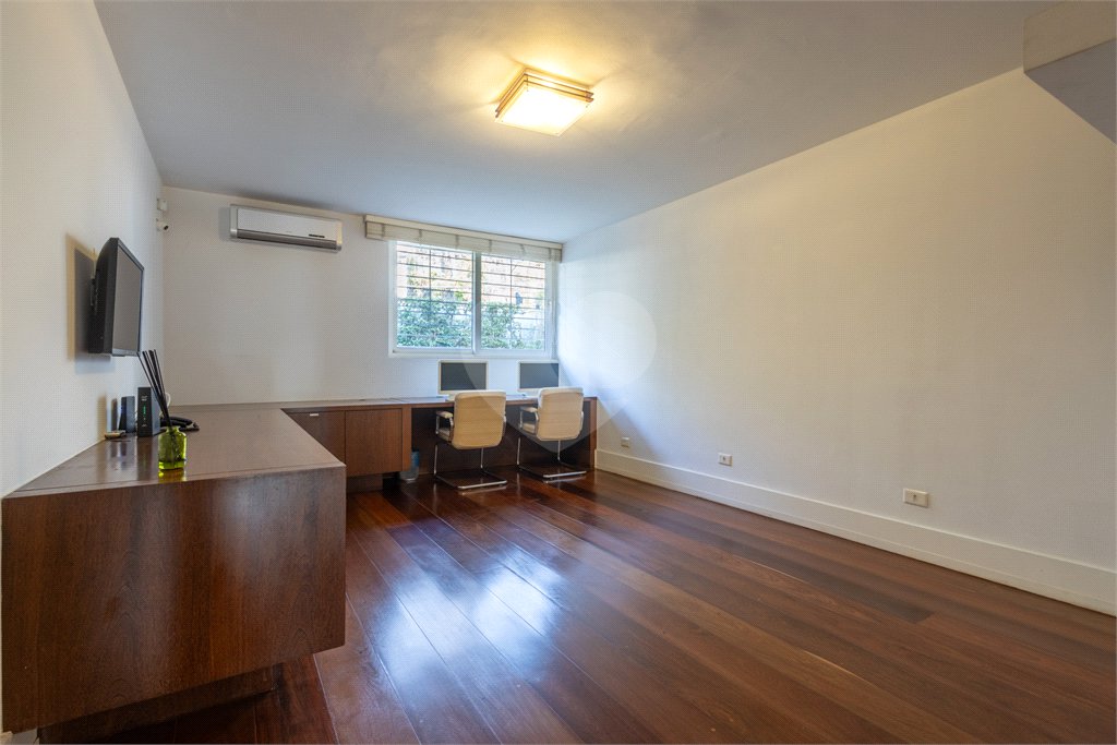 Casa à venda com 4 suítes em Jardim Guedala, São Paulo, SP