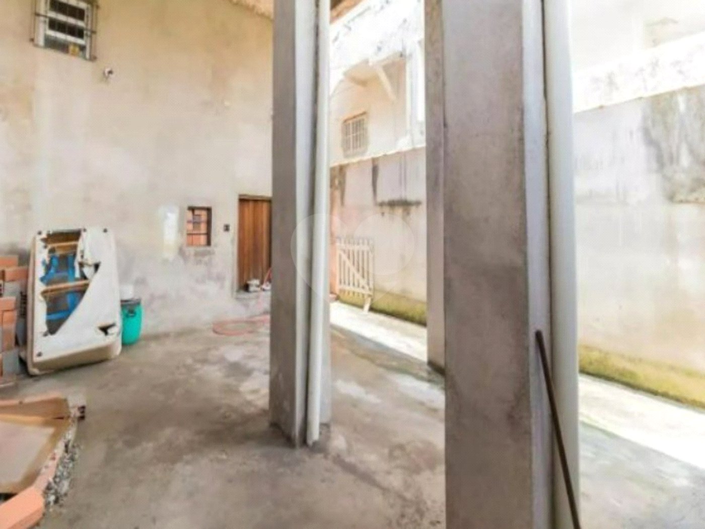 Casa com 300m², 4 quartos, garagem para 4 carros, à venda na Avenida Cangaíba
