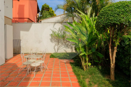 Casa à venda com 4 quartos, sendo 3 suítes, em Jardim Panorama, São Paulo, SP