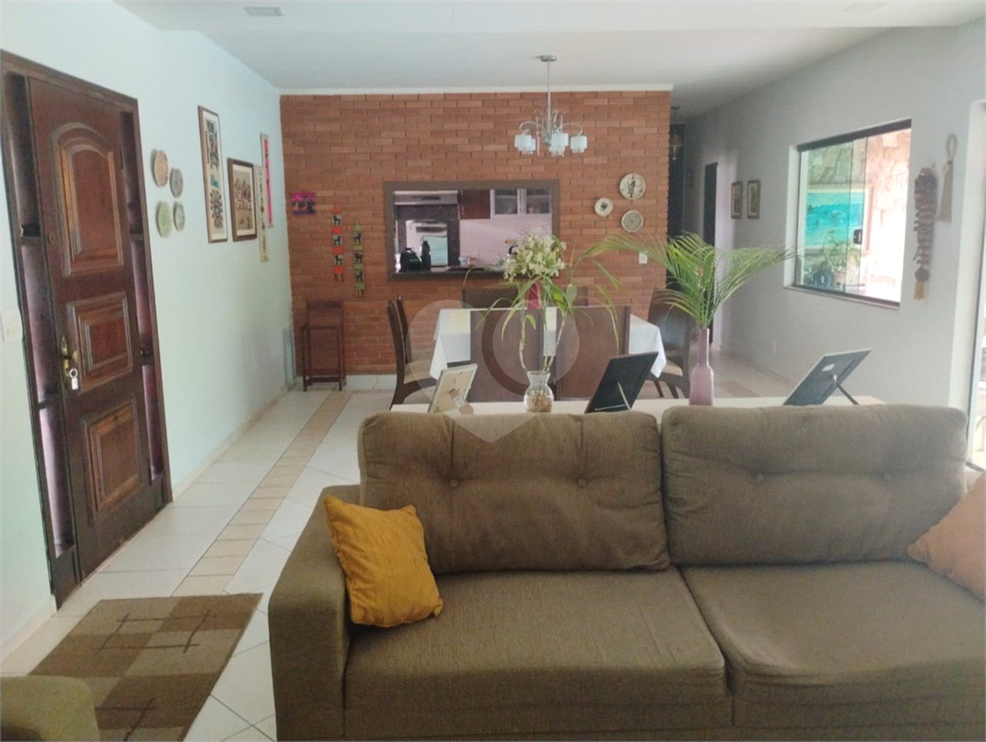 Casa à venda com 3 quartos, sendo 1 suíte,  em Vila Suissa, Mogi das Cruzes, SP