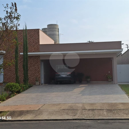 Casa à venda com 4 quartos, sendo 2 suítes, no condomínio Saint Patrick, Sorocaba - SP