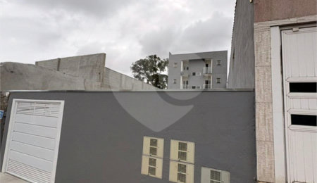 Casa à venda com 3 quartos, sendo 1 suíte,  no condomínio Felipe Camarao, Poá - SP