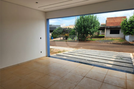 Casa à venda com 3 quartos, sendo 2 suítes, no condomínio Sollares, Araraquara - SP
