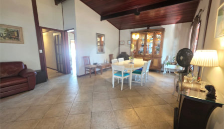 Casa à venda com 3 quartos, sendo 1 suíte,  no condomínio Estância Marambaia, Vinhedo - SP