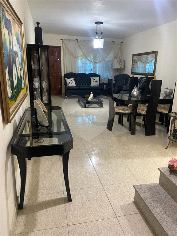 Sobrado à venda com 3 quartos, sendo 1 suíte,  em Vila Nova Pauliceia, São Paulo, SP