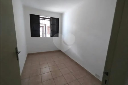 Casa de Vila à venda com 3 quartos, sendo 1 suíte,  em Jardim Esmeralda, São Paulo, SP