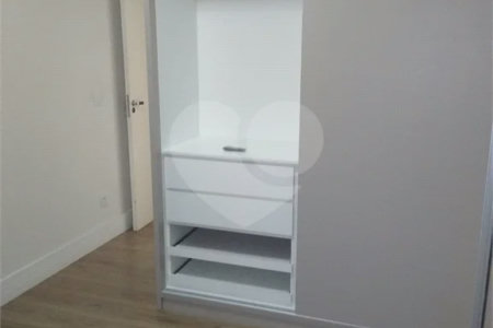 Casa à venda ou para alugar com 3 suítes no condomínio Quinta das Oliveiras, Valinhos - SP