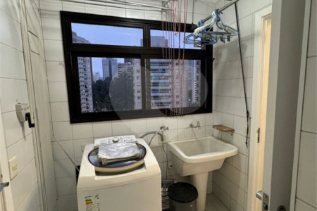 Apartamento à venda com 3 suítes em Vila Suzana, São Paulo, SP