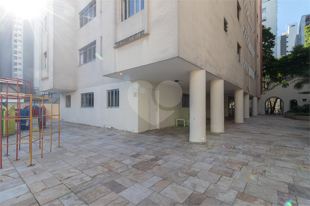Apartamento à venda com 2 quartos em Moema, São Paulo, SP