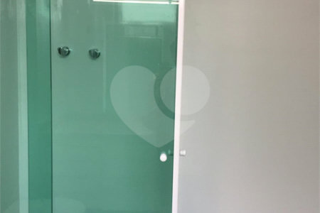 Apartamento à venda com 3 quartos, sendo 1 suíte, em Itaim Bibi, São Paulo, SP