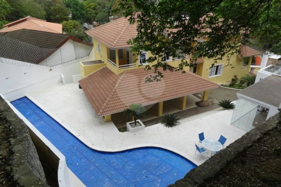 Casa à venda com 4 suítes no condomínio Jardim Ibiratiba, São Paulo - SP