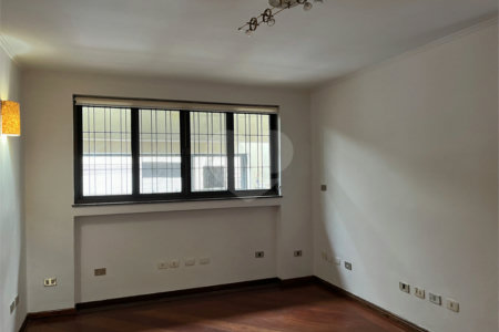 Sobrado à venda com 3 quartos, sendo 1 suíte, em Chácara Santo Antônio, São Paulo, SP