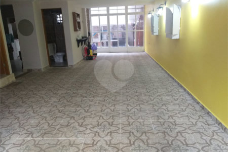 Sobrado à venda com 3 quartos, sendo 1 suíte, em Vila Galvão, Guarulhos, SP