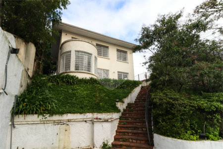 Casa à venda ou para alugar com 4 quartos, sendo 1 suíte,  em Pacaembu, São Paulo, SP