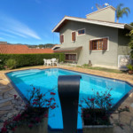 Casa à venda com 3 quartos, sendo 1 suíte, com vista deslumbrante em Recreio Maristela, Atibaia
