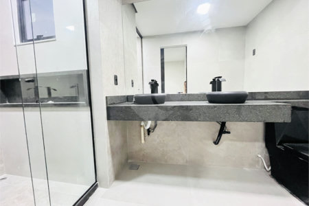 Casa à venda com 3 quartos, sendo 1 suíte, no condomínio Vale dos Sonhos 2, Rio de Janeiro - RJ
