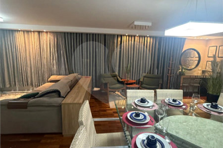 Apartamento à venda com 3 quartos, sendo 1 suíte, em Santa Cecília, São Paulo, SP