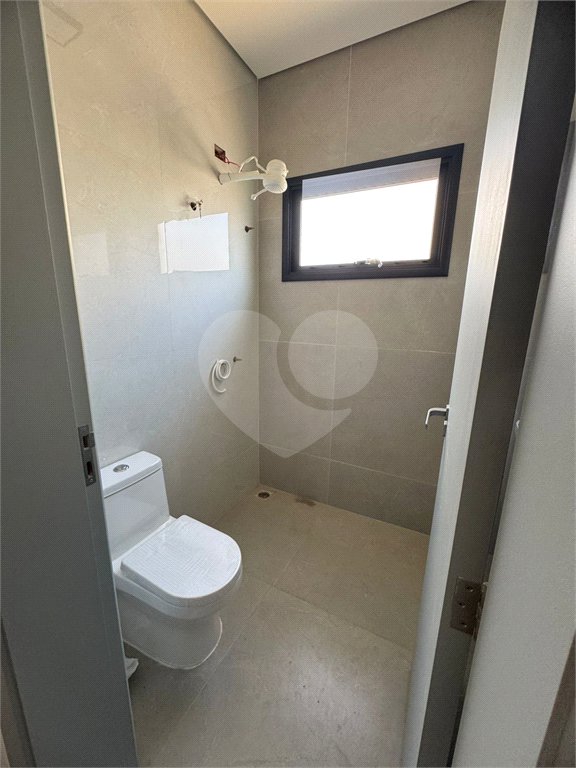 Casa à venda com 3 quartos, sendo 1 suíte, no condomínio Reserva Central Parque, Salto - SP