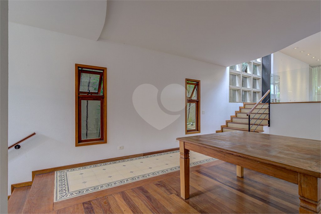 Casa de Vila à venda ou para alugar com 3 suítes em Jardim dos Estados, São Paulo, SP