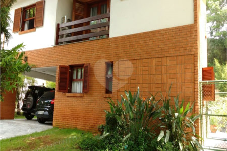 Casa à venda com 4 quartos, sendo 2 suítes,  no condomínio Ypê Branco I, São Paulo - SP