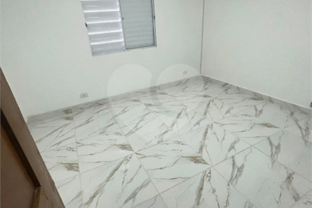 Sobrado à venda com 3 quartos em Vila Laís, São Paulo, SP