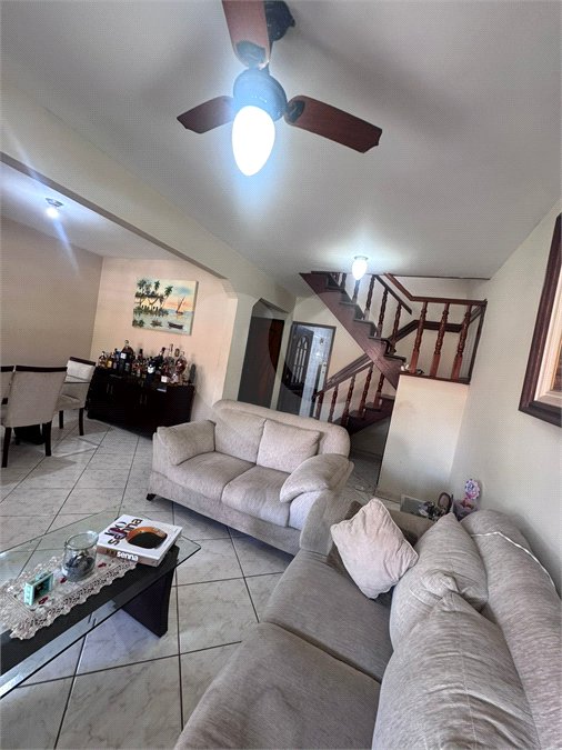 Casa à venda com 5 quartos, sendo 1 suíte, no condomínio Pedra Bonita, Rio de Janeiro - RJ