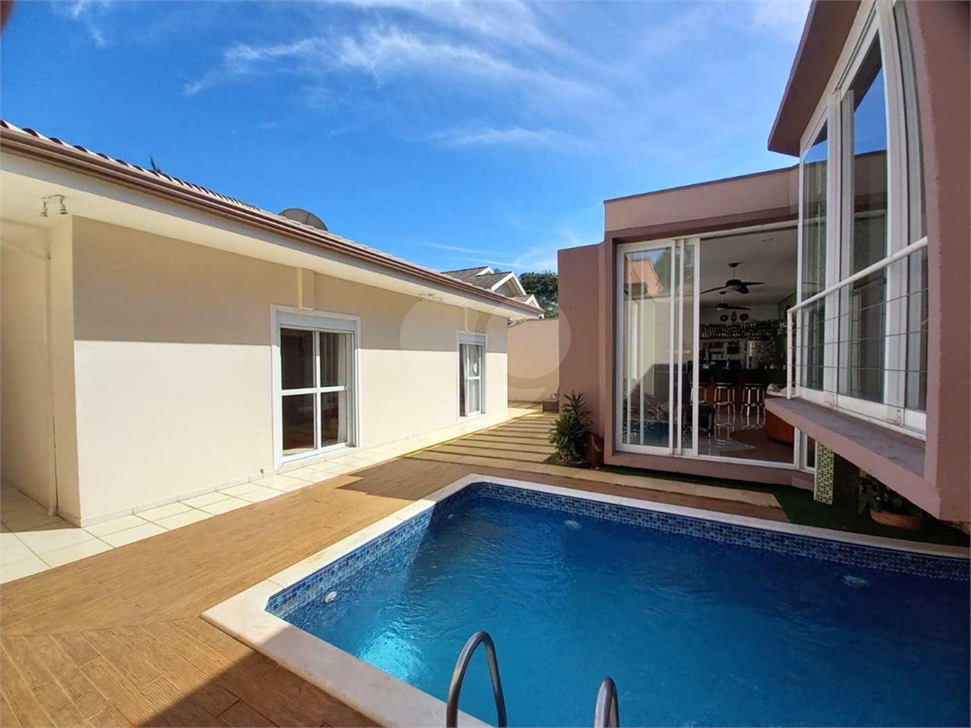 Casa à venda com 3 suítes no condomínio Alpes de Vinhedo, Vinhedo - SP