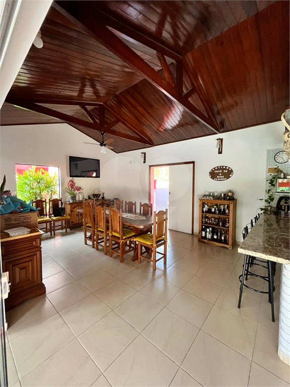 Casa à venda com 3 quartos, sendo 1 suíte,  no condomínio Portal do Sabiá, Araçoiaba da Serra - SP