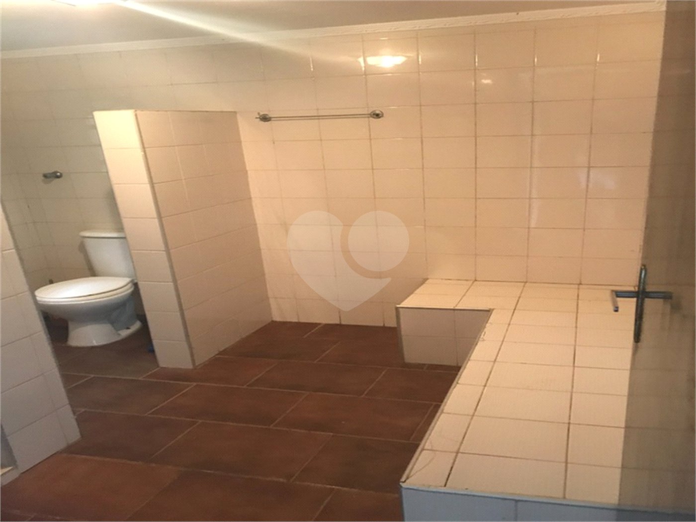 Casa à venda com 5 quartos, sendo 3 suítes, no condomínio Recanto das Flores, Indaiatuba - SP