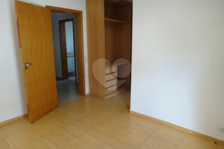 Casa à venda ou para alugar com 4 quartos, sendo 2 suítes, no condomínio Vila Hípica, São Paulo - SP