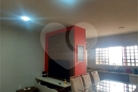 Sobrado à venda com 4 quartos, sendo 2 suítes, em Jardim Paulista, Atibaia, SP