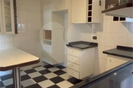 Casa à venda com 3 suítes em Vila Romana, São Paulo, SP