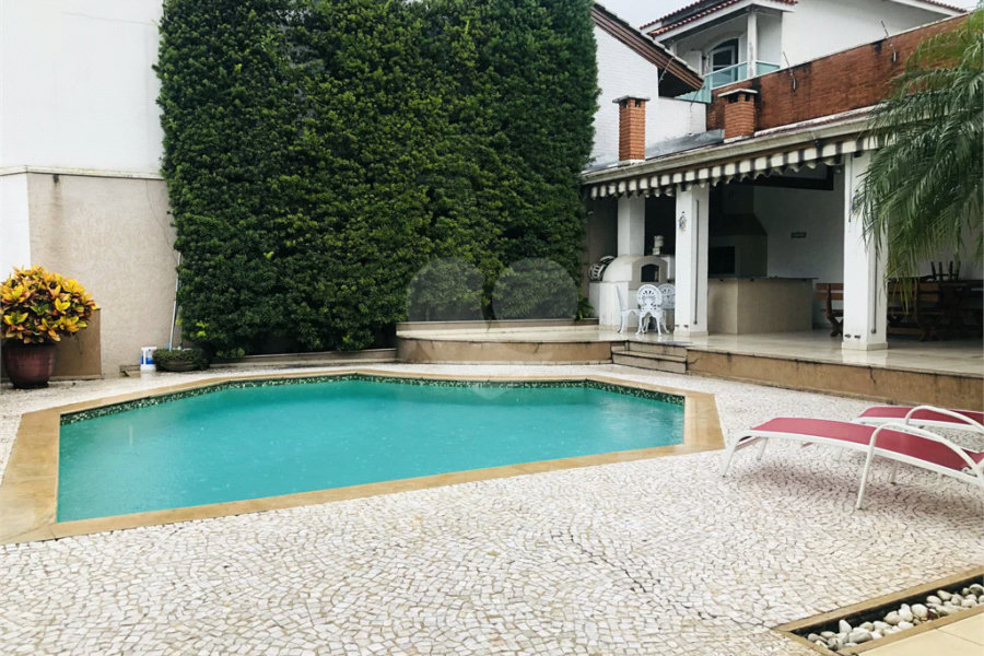 SOBRADO A VENDA NO TREMEMBÉ - 3 DORMS. (1 SUÍTE) E 5 VAGAS