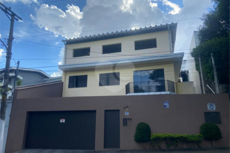Sobrado à venda com 8 quartos, sendo 2 suítes, em Jardim Franca, São Paulo, SP
