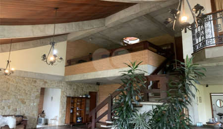 Sobrado à venda com 4 quartos, sendo 2 suítes,  em Tremembé, São Paulo, SP