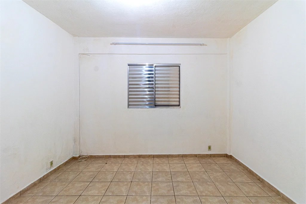 Casa à venda com 3 quartos, sendo 1 suíte, em Jardim Paris, São Paulo, SP