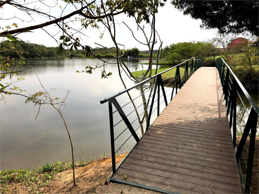 Casa à venda com 3 suítes no condomínio Village Ipanema I, Araçoiaba da Serra - SP