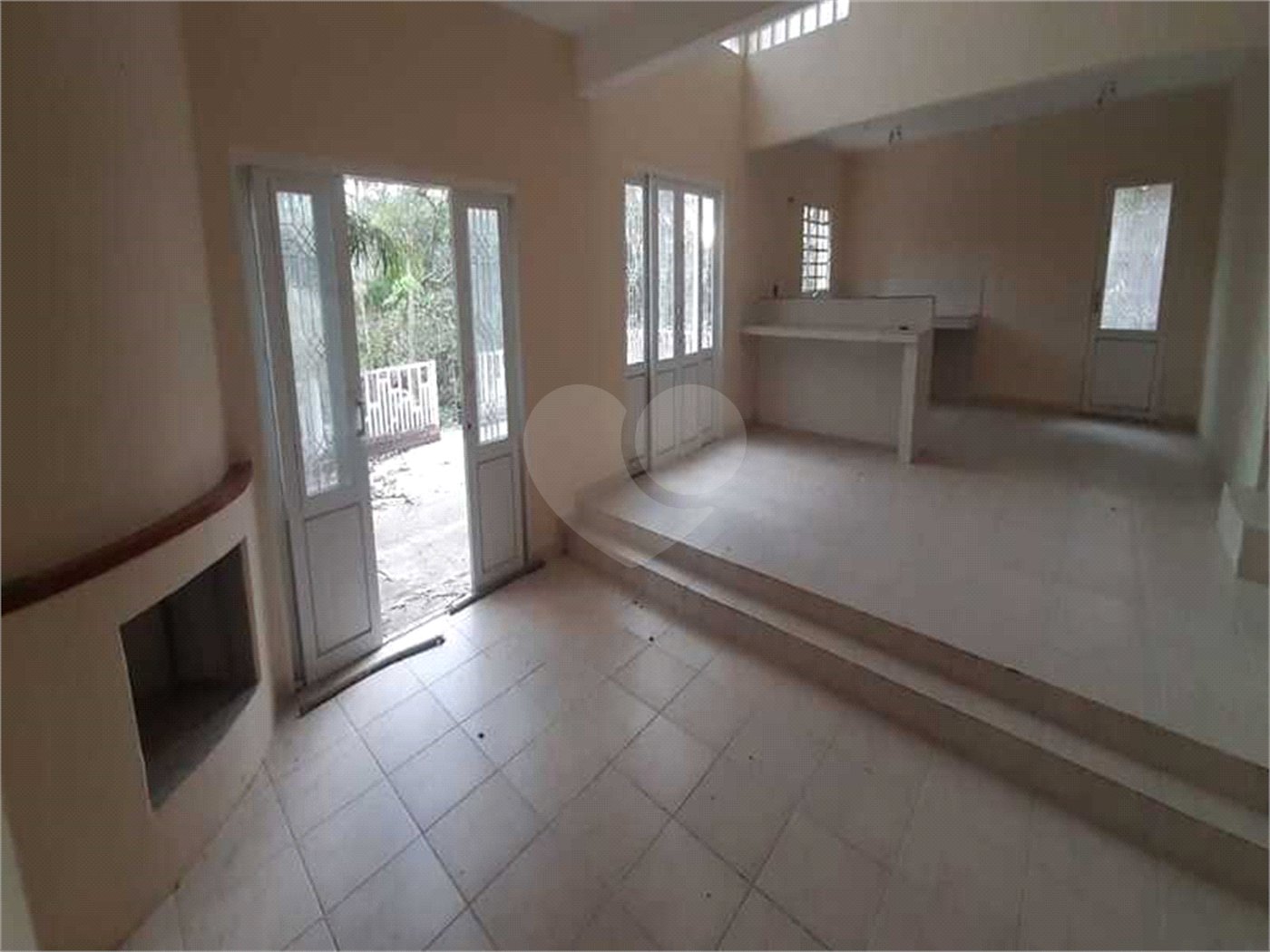 Sobrado à venda com 4 quartos, sendo 2 suítes, em Serra da Cantareira, Mairiporã, SP