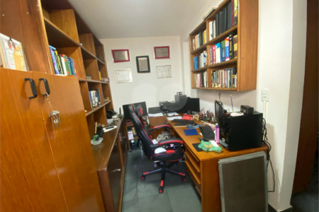 Casa Térrea à venda com 7 suítes em Alto da Lapa, São Paulo, SP